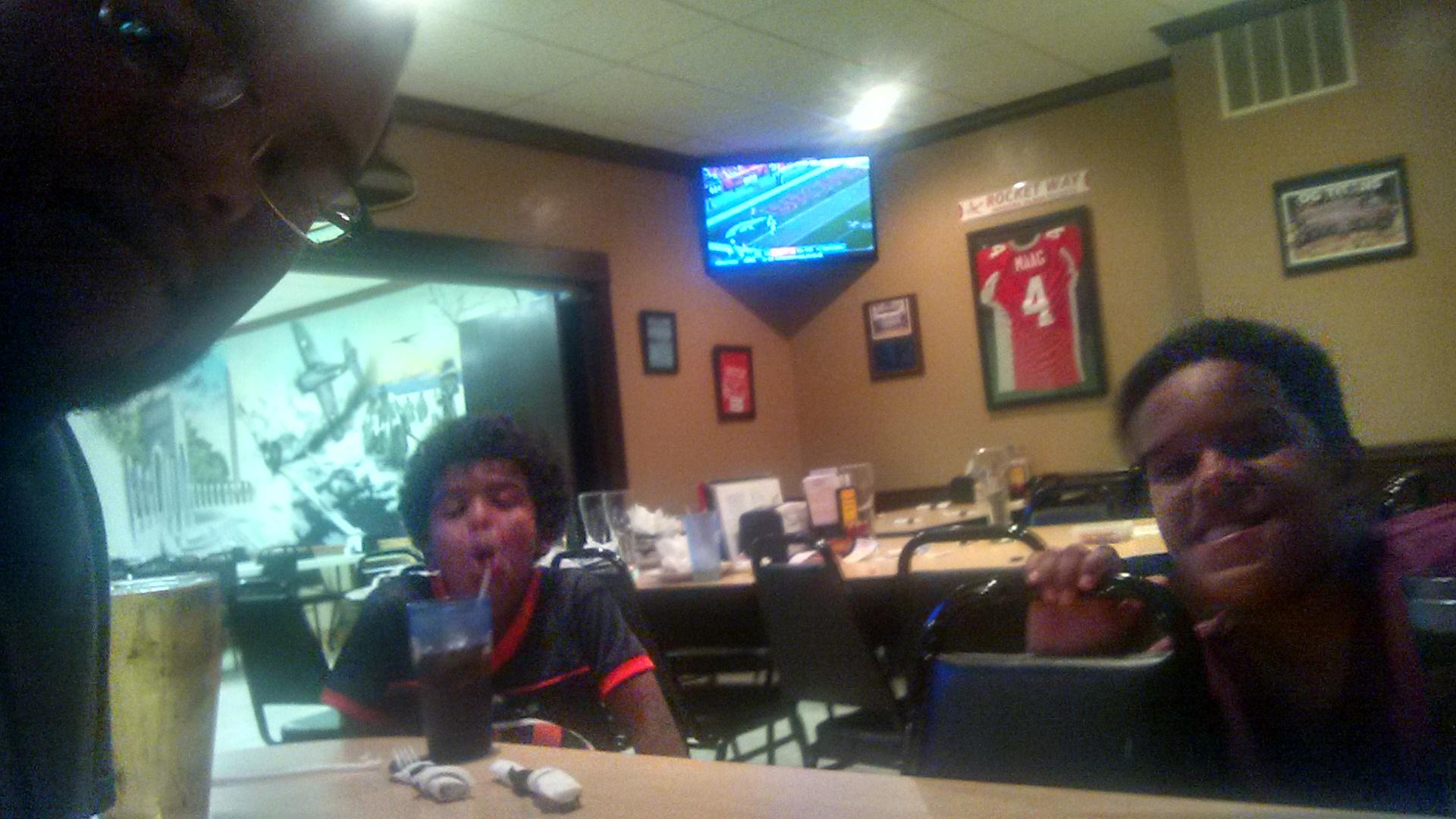 Smoke-E's Bar & Grill