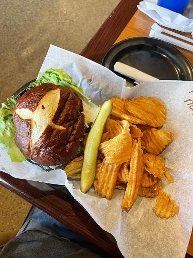 Smoke-E's Bar & Grill